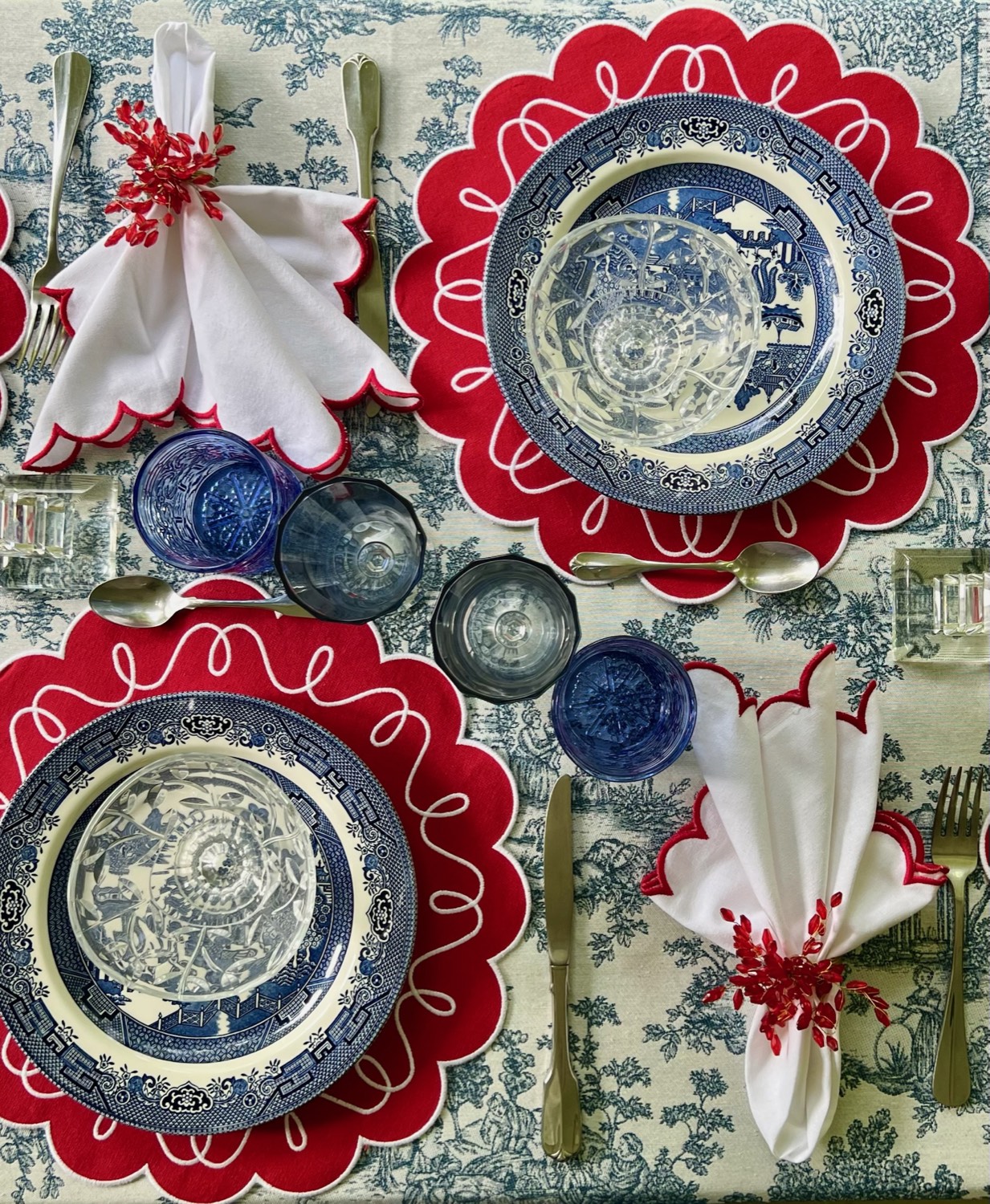 Mesa de Navidad en rojo, blanco y azul de Willow